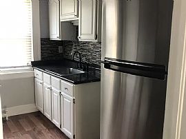 8 Robin Ter, East Hartford, Ct 06108 in East Hartford, CT (Photo 3 of 11)