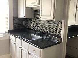 8 Robin Ter, East Hartford, Ct 06108 in East Hartford, CT (Photo 4 of 11)