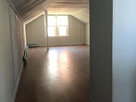 8 Robin Ter, East Hartford, Ct 06108 in East Hartford, CT (Photo 7 of 11)