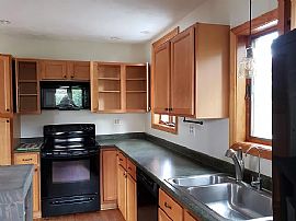 36 Sylvia Ln, Bristol, Ct 06010 in Bristol, CT (Photo 6 of 12)