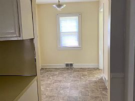 33 Junior Rd, Farmington, Ct 06032 in Farmington, CT (Photo 3 of 11)