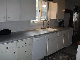 3 Boulder Ave, Stonington, Ct 06378 in Stonington, CT (Photo 8 of 12)