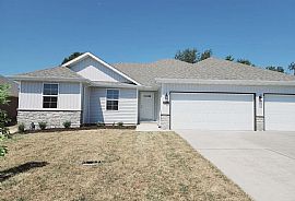 701 N Century Pl, Republic, Mo 65738 . Lovely House in Republic, MO