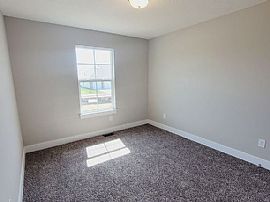 701 N Century Pl, Republic, Mo 65738 . Lovely House in Republic, MO (Photo 10 of 12)