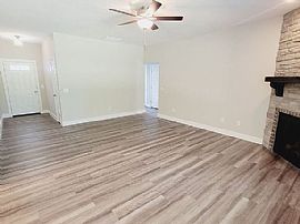 701 N Century Pl, Republic, Mo 65738 . Lovely House in Republic, MO (Photo 5 of 12)