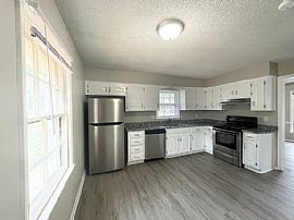 7105 E 132nd St, Grandview, Mo 64030 . Excellent House For Rent in Grandview, MO (Photo 3 of 11)