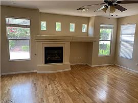 294 Powerbilt Ave, Las Vegas, Nv 89148 in Las Vegas, NV (Photo 5 of 12)