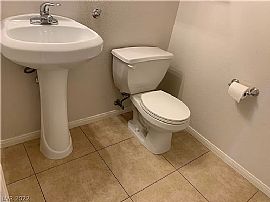 294 Powerbilt Ave, Las Vegas, Nv 89148 in Las Vegas, NV (Photo 7 of 12)