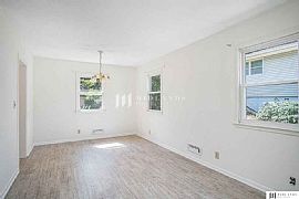 1008 S Madison St, Papillion, Ne 68046 . Unique Affordable Home in Papillion, NE (Photo 5 of 11)