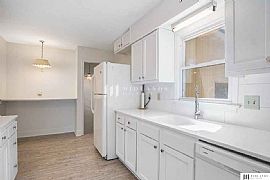 1008 S Madison St, Papillion, Ne 68046 . Unique Affordable Home in Papillion, NE (Photo 6 of 11)