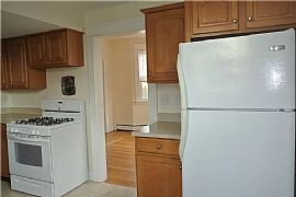 32 Winthrop Ct, Milford, Ct 06460 in Milford, CT (Photo 4 of 7)