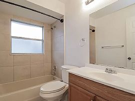 806 Wavecrest Dr, Orlando, Fl 32807 in Orlando, FL (Photo 9 of 10)