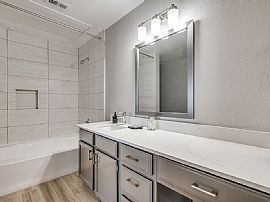 Sweet 2 Bedroom Home in Irving, TX (Photo 10 of 11)