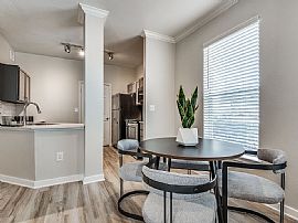 Sweet 2 Bedroom Home in Irving, TX (Photo 2 of 11)