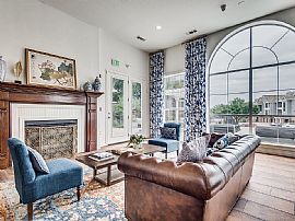 Sweet 2 Bedroom Home in Irving, TX (Photo 5 of 11)