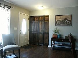 1047 S Grandview Blvd, Waukesha, Wi 53188 in Waukesha, WI (Photo 4 of 12)