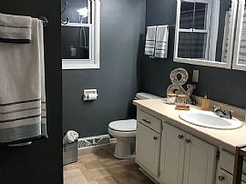 1047 S Grandview Blvd, Waukesha, Wi 53188 in Waukesha, WI (Photo 8 of 12)