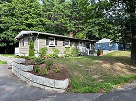 434 Ocean Rd, Portsmouth, Nh 03801 . Lovely House in Portsmouth, NH