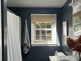 434 Ocean Rd, Portsmouth, Nh 03801 . Lovely House in Portsmouth, NH (Photo 7 of 9)