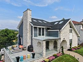 11 Park Ave, Kearny, Nj 07032 . Adorable  in Kearny, NJ