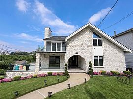 11 Park Ave, Kearny, Nj 07032 . Adorable  in Kearny, NJ (Photo 2 of 11)