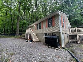 15 Halls Hl, Sussex, Nj 07461 . Home For Rent in Sussex, NJ