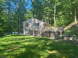 15 Halls Hl, Sussex, Nj 07461 . Home For Rent in Sussex, NJ (Photo 3 of 11)