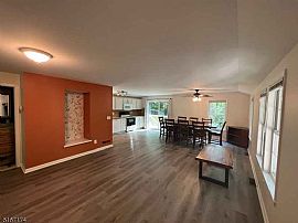 15 Halls Hl, Sussex, Nj 07461 . Home For Rent in Sussex, NJ (Photo 4 of 11)