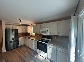 15 Halls Hl, Sussex, Nj 07461 . Home For Rent in Sussex, NJ (Photo 6 of 11)