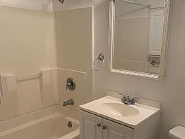 18 Edgemere Rd, Livingston, Nj 07039 . Comfortable House in Livingston, NJ (Photo 10 of 11)