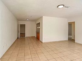 Perfect Location! 3 Bedrooms 2 Bathrooms Single-Family Home in Miami, FL (Photo 2 of 6)