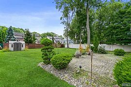 358 Mckinley Blvd, Paramus, Nj 07652 . Comfortable 3 Bed House in Paramus, NJ (Photo 3 of 10)