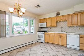 358 Mckinley Blvd, Paramus, Nj 07652 . Comfortable 3 Bed House in Paramus, NJ (Photo 6 of 10)