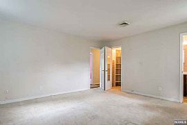 358 Mckinley Blvd, Paramus, Nj 07652 . Comfortable 3 Bed House in Paramus, NJ (Photo 9 of 10)