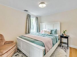 10 Kenneth Rd, Montclair, Nj 07043 . Peaceful House For Rent in Montclair, NJ (Photo 10 of 11)