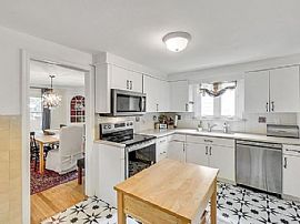 10 Kenneth Rd, Montclair, Nj 07043 . Peaceful House For Rent in Montclair, NJ (Photo 5 of 11)