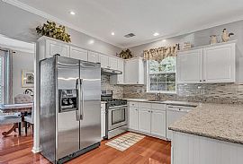 203 Sorrel Dr, Morganville, Nj 07751 . a Paradise House in Morganville, NJ (Photo 7 of 12)