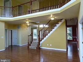 8219 Arbor Meadows Ln, Columbia, Md 21045 in Columbia, MD (Photo 5 of 8)