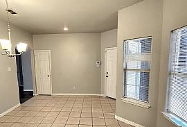 Beautiful 3 Bedroom 2 Bath Home Fro Rent in Dallas, TX (Photo 2 of 6)