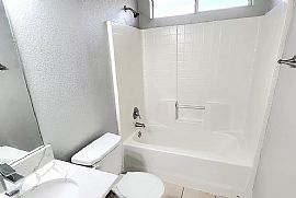 Beautiful 3 Bedroom 2 Bath Home Fro Rent in Dallas, TX (Photo 3 of 6)