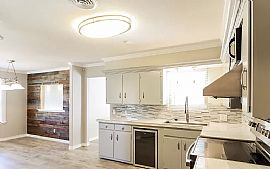 Beautiful 3 Bedroom 2 Bath Home For Rent in Dallas, TX (Photo 2 of 5)