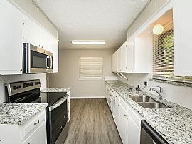 Beautiful and Spacious 3 Bedroom 2 Bath Home Available For Rent in Arlington, TX