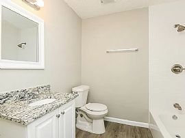 Beautiful and Spacious 3 Bedroom 2 Bath Home Available For Rent in Arlington, TX (Photo 5 of 6)