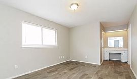 Charming 3 Bedroom 2 Bath Home Available For Rent  in Arlington, TX (Photo 3 of 6)