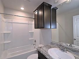 Beautiful 4 Bedroom 2 Bath Home Available For Rent  in Corpus Christi, TX (Photo 4 of 6)