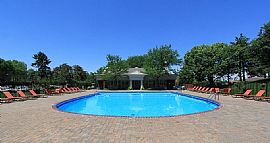 Embassy Apartment   in Omaha, NE (Photo 2 of 12)