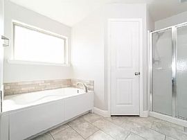 Beautiful 3 Bedroom 2 Bath Home For Rent in Lubbock, TX (Photo 4 of 4)