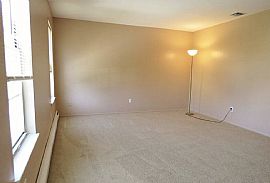 11 Yorktown Ct, Coram, Ny 11727 . Nice House in Coram, NY (Photo 5 of 9)