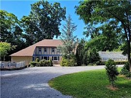 311 Knollwood Road Ext, Elmsford, Ny 10523 . Comfortable House in Elmsford, NY (Photo 2 of 12)