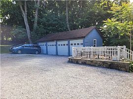 311 Knollwood Road Ext, Elmsford, Ny 10523 . Comfortable House in Elmsford, NY (Photo 3 of 12)